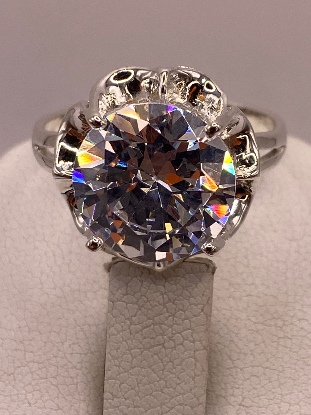 Anillo de Plata Ley 925 con Zirconia Blanca