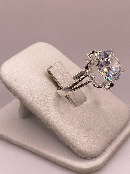 Anillo de Plata Ley 925 con Zirconia Blanca