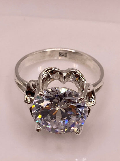 Anillo de Plata Ley 925 con Zirconia Blanca