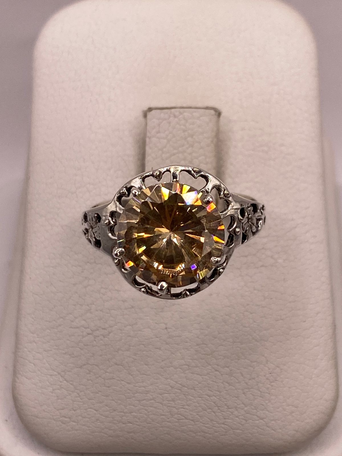 Anillo de Plata Ley 925 con Zirconia Color Champagne