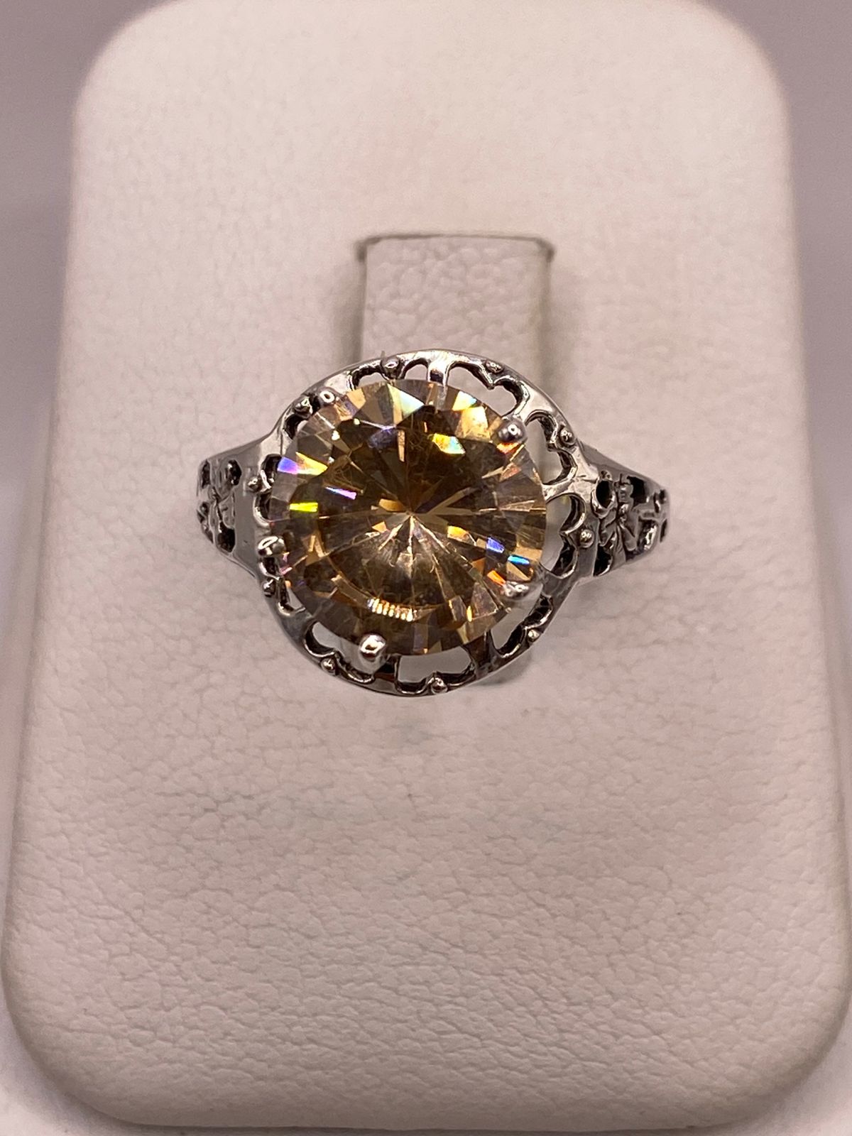 Anillo de Plata Ley 925 con Zirconia Color Champagne