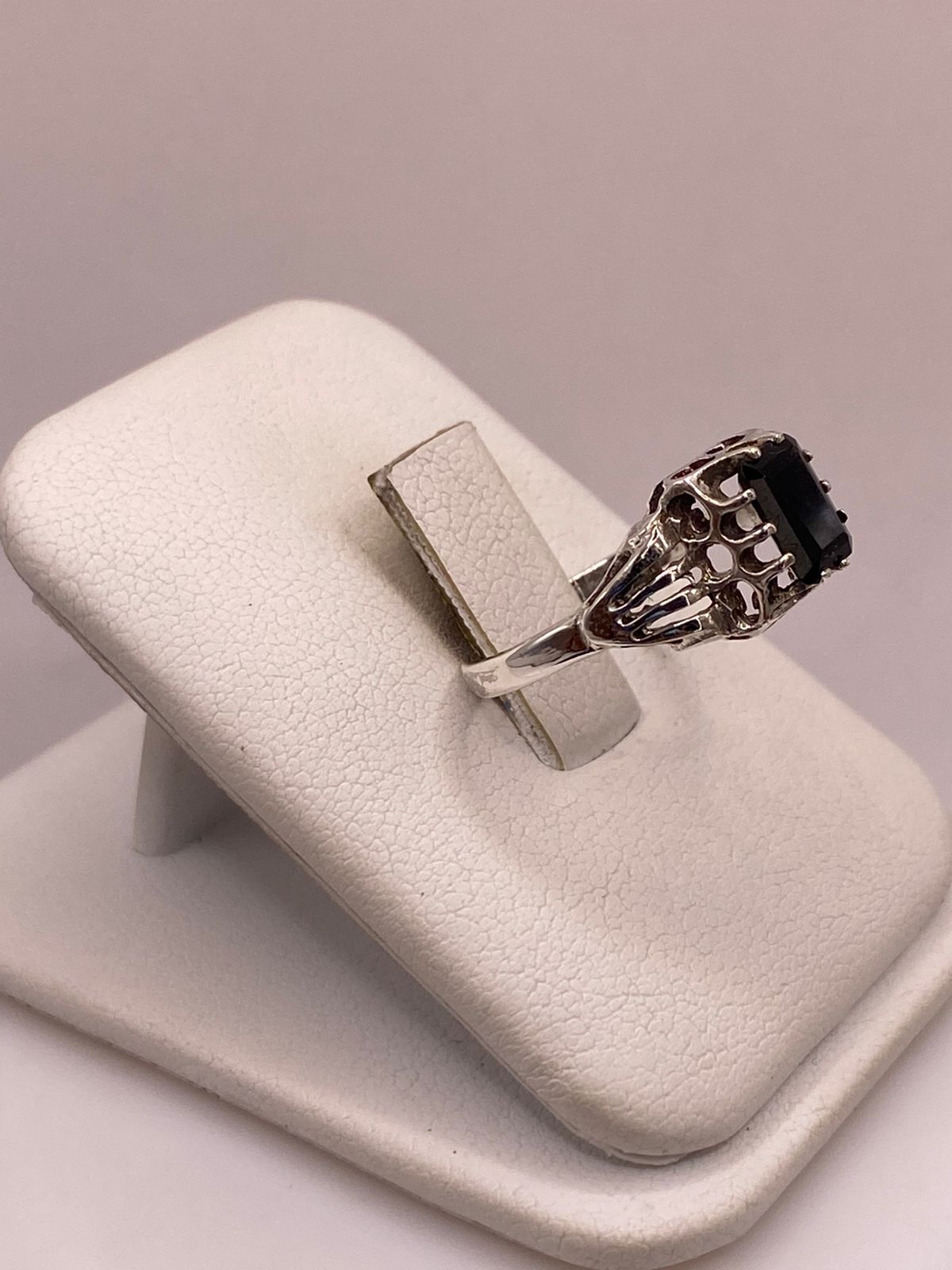 ANILLO DE PLATA LEY 925 CON ZIRCONIA NEGRA RECTANGULAR