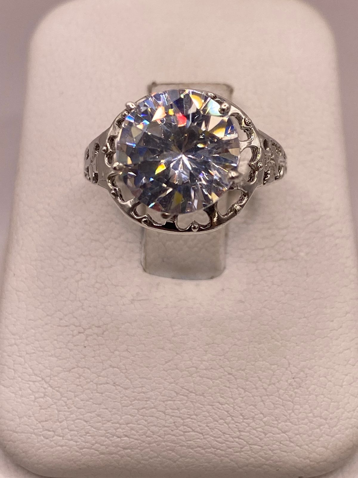 Anillo de Plata Ley 925 con Zirconia Redonda Cristal