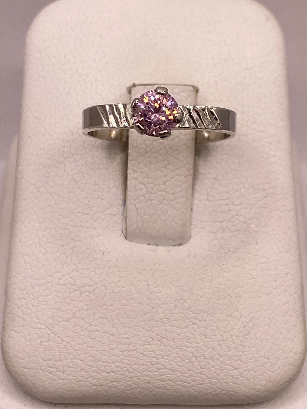 Anillo de Plata Ley 925 con Zirconia Rosa Redonda