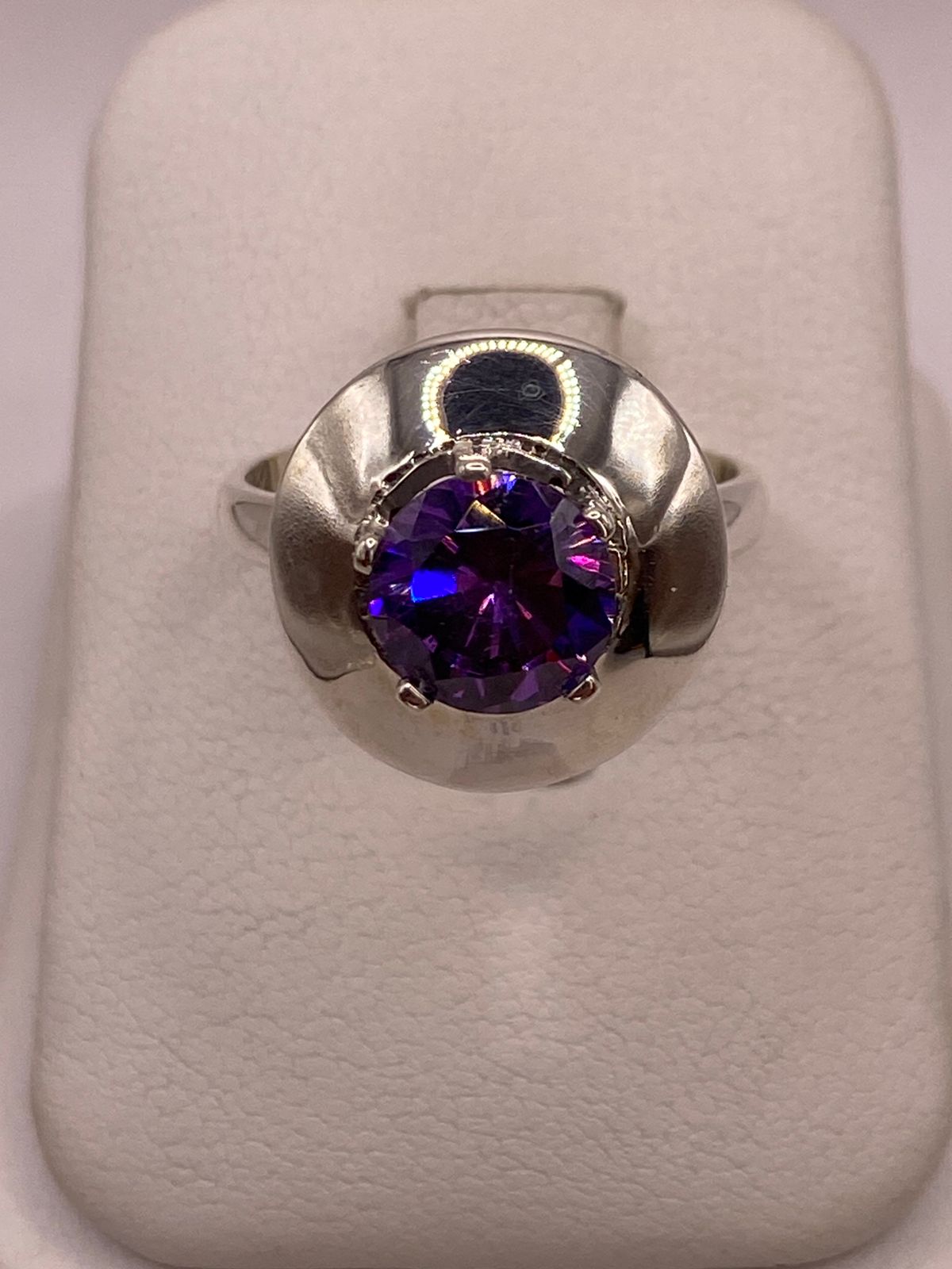 Anillo de Plata Ley 925 con Zirconia Violeta