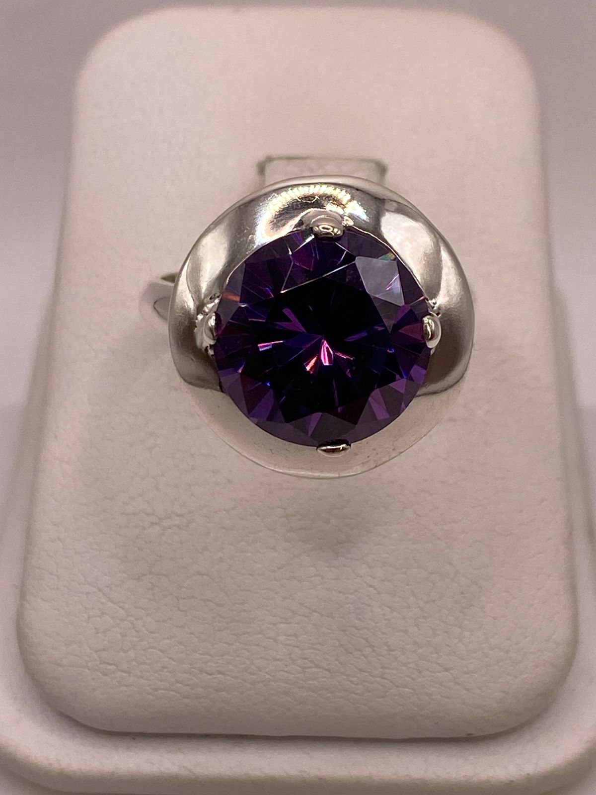ANILLO DE PLATA LEY 925 CON ZIRCONIA VIOLETA REDONDA