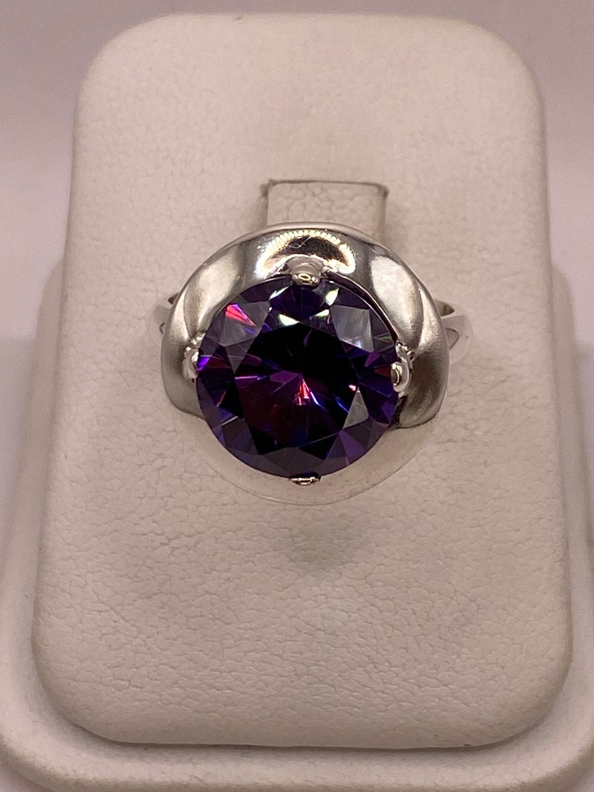 ANILLO DE PLATA LEY 925 CON ZIRCONIA VIOLETA REDONDA