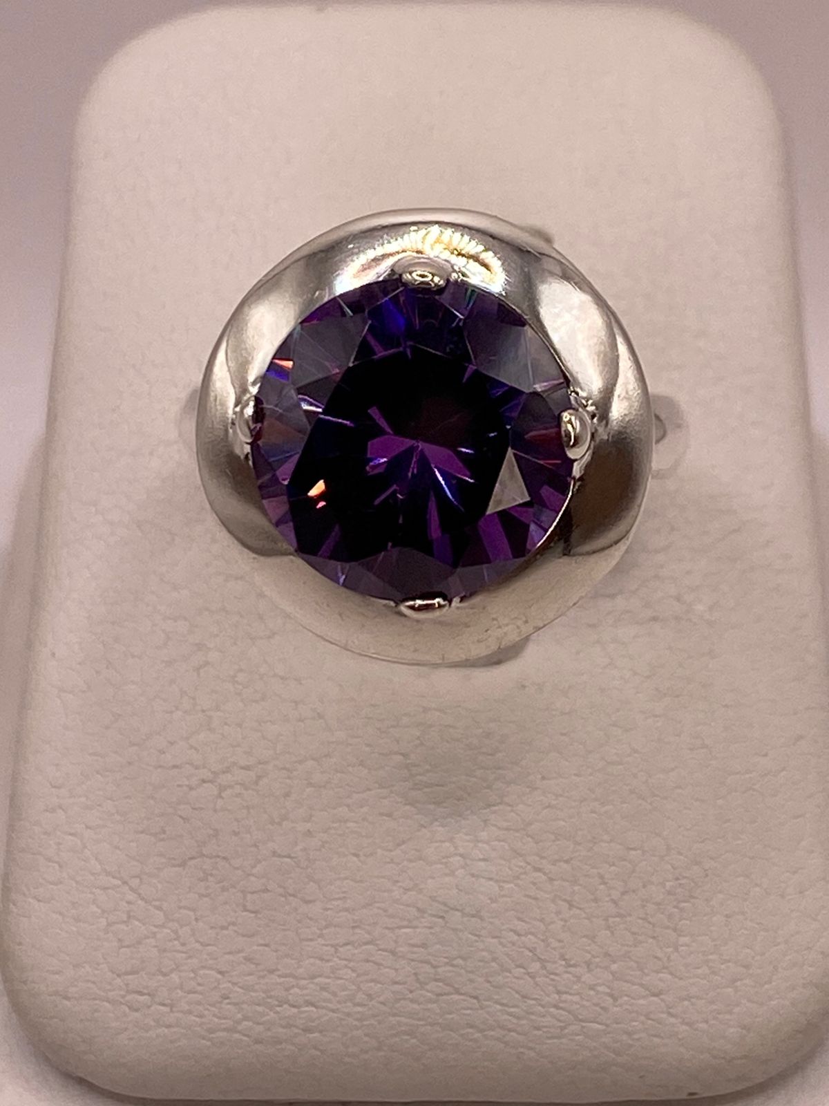 ANILLO DE PLATA LEY 925 CON ZIRCONIA VIOLETA REDONDA