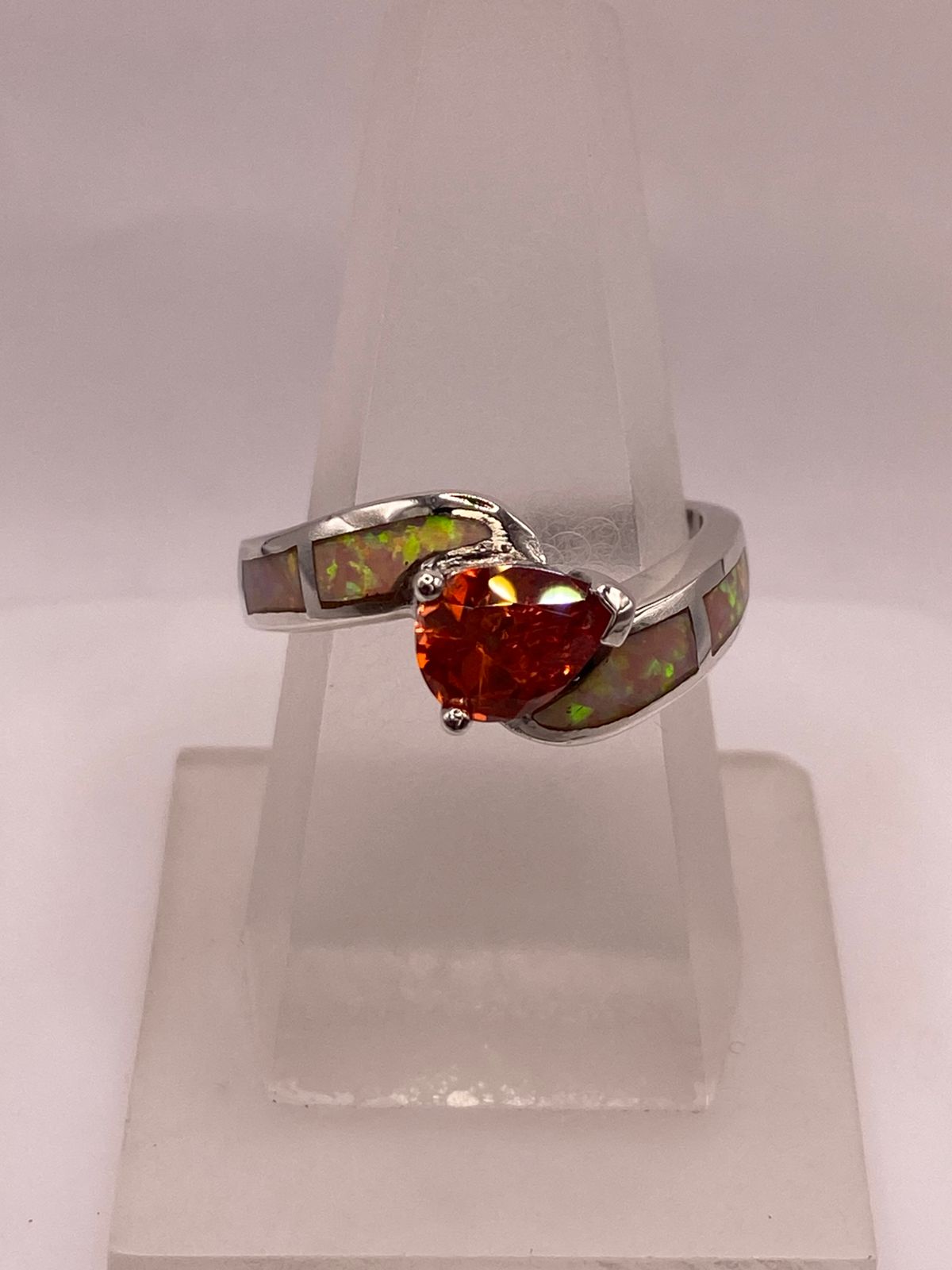 Anillo de Plata Ley 925 con Zirconia Naranja y Ópalo de Fuego