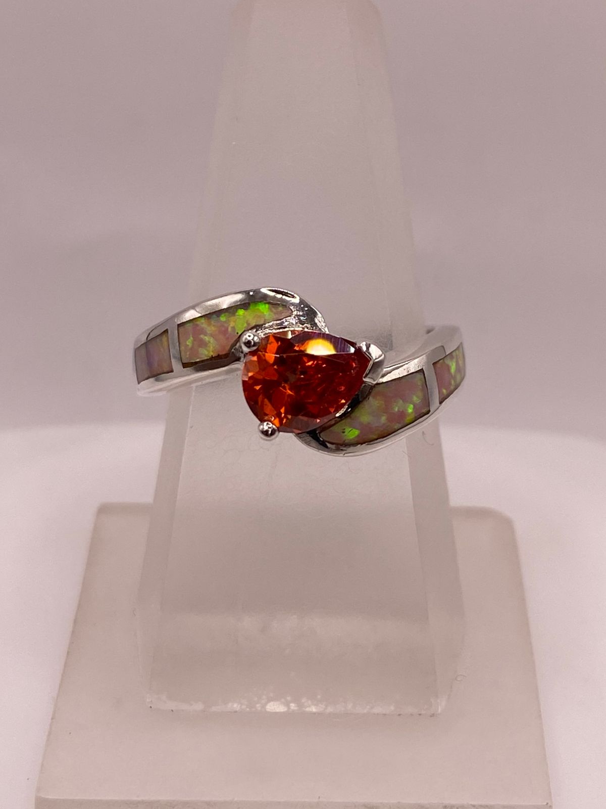 Anillo de Plata Ley 925 con Zirconia Naranja y Ópalo de Fuego