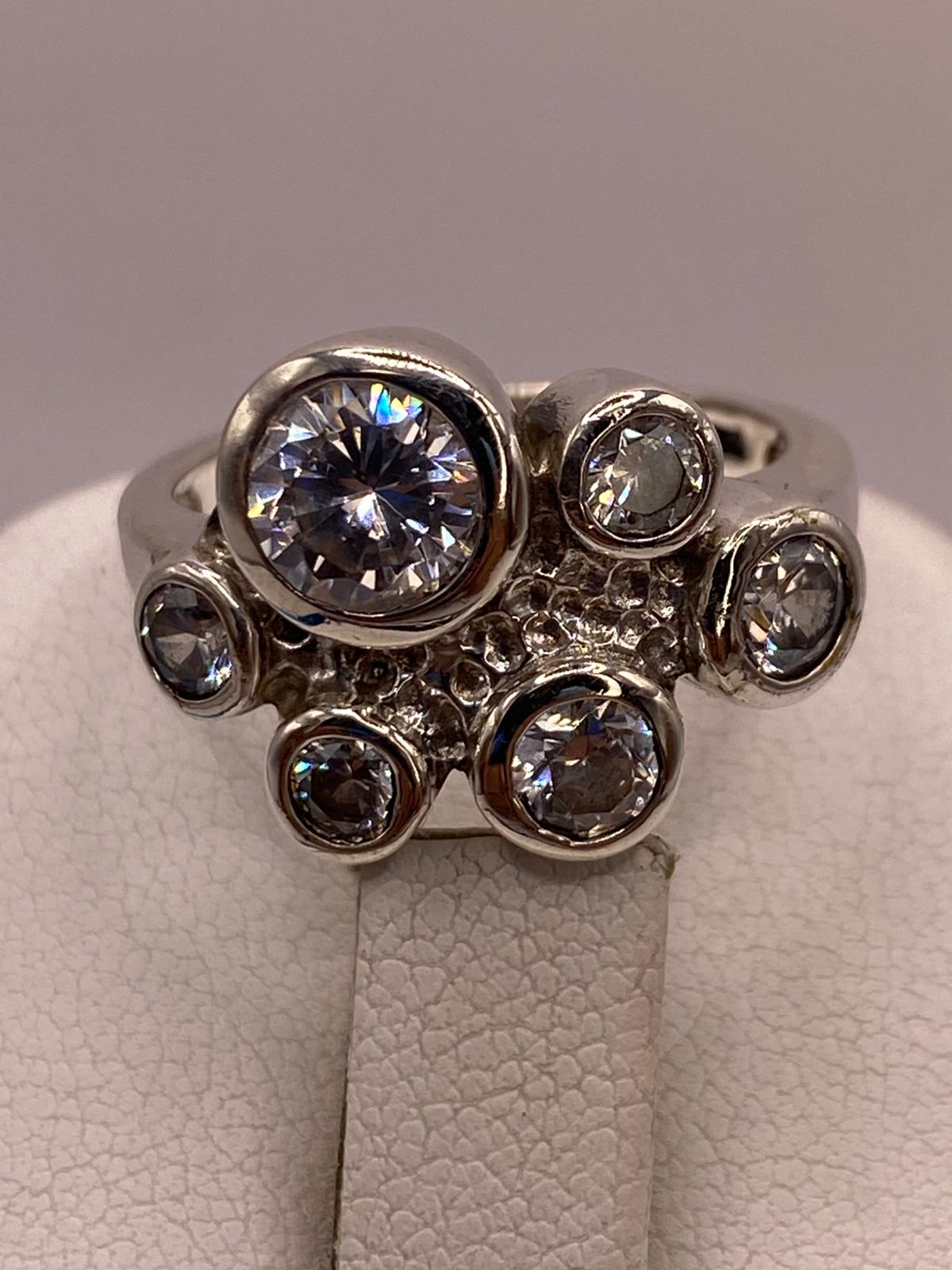 Anillo de Plata Ley 925 con Zirconias Blancas