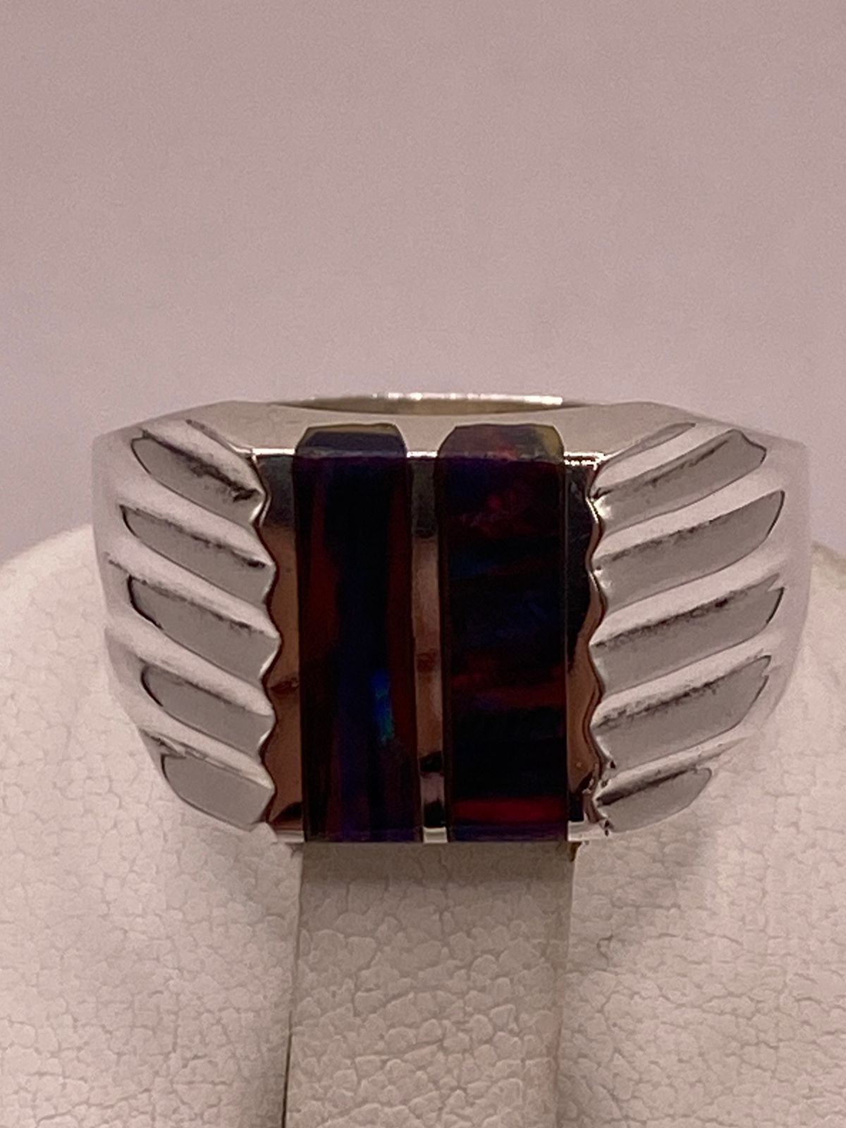 ANILLO DE PLATA LEY 950 CON INCRUSTACIÓN IRIDISCENTE