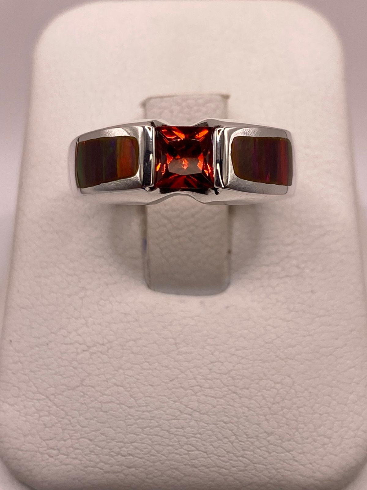 Anillo de Plata Ley 950 con Ópalo de Fuego Multicolor y Zirconia Naranja