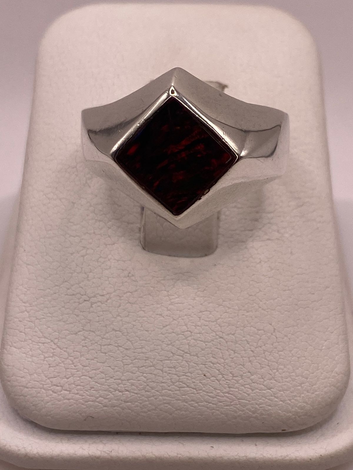 ANILLO DE PLATA LEY 950 CON ÓPALO DE FUEGO ROJO
