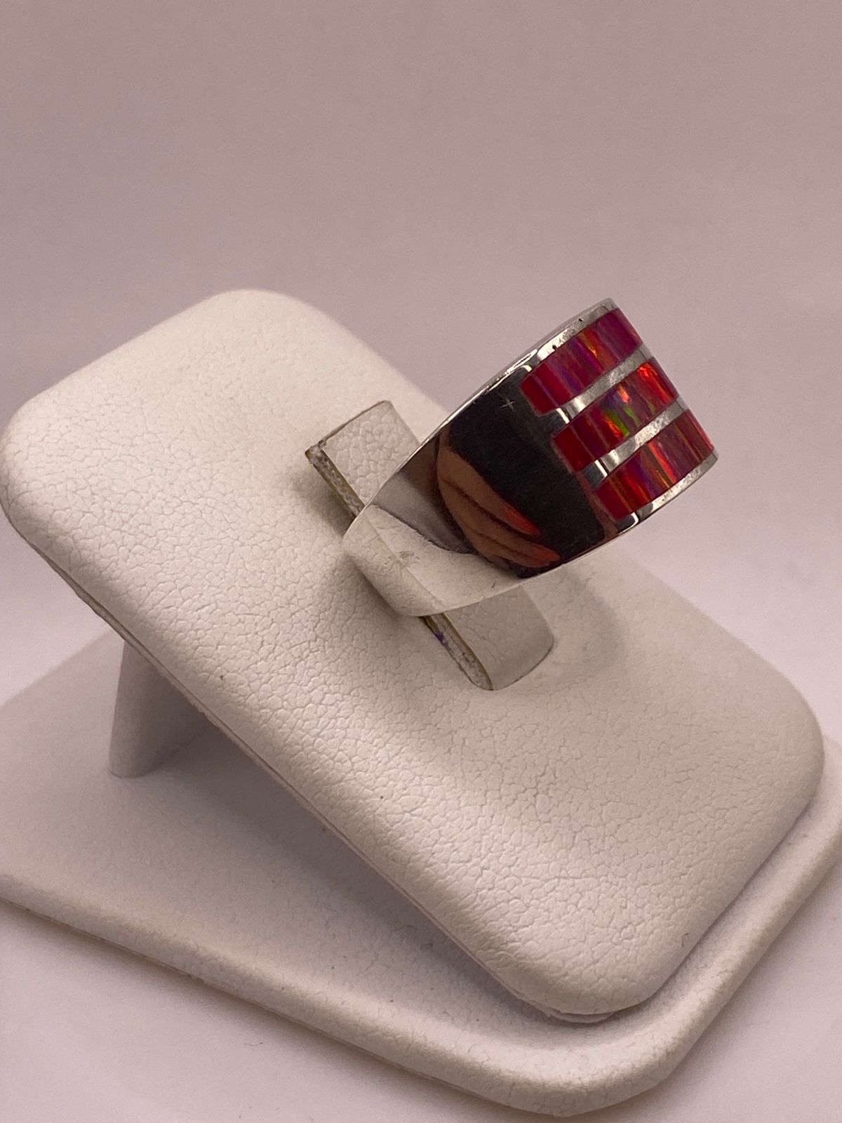 ANILLO DE PLATA LEY 950 CON ÓPALO DE FUEGO ROSA Y MORADO