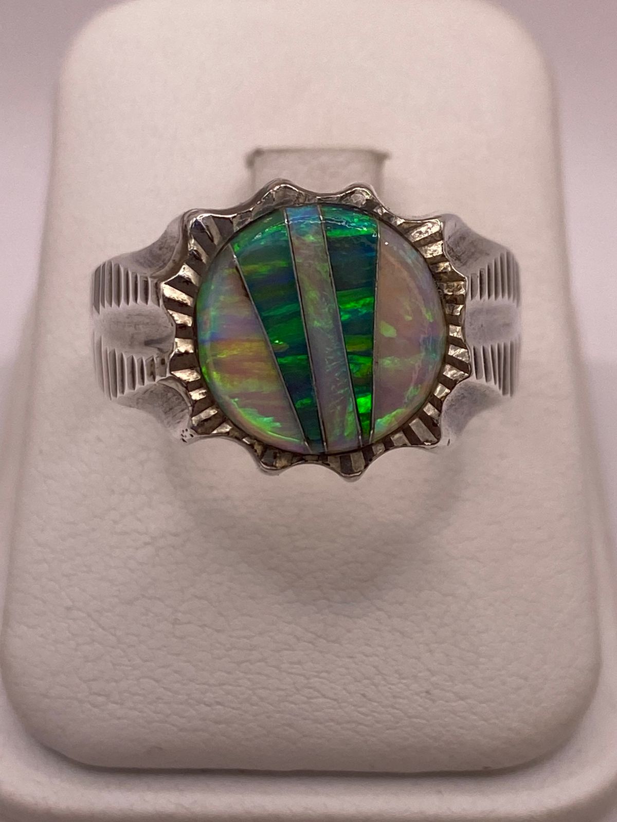 Anillo de Plata Ley 950 con Ópalo de Fuego Verde
