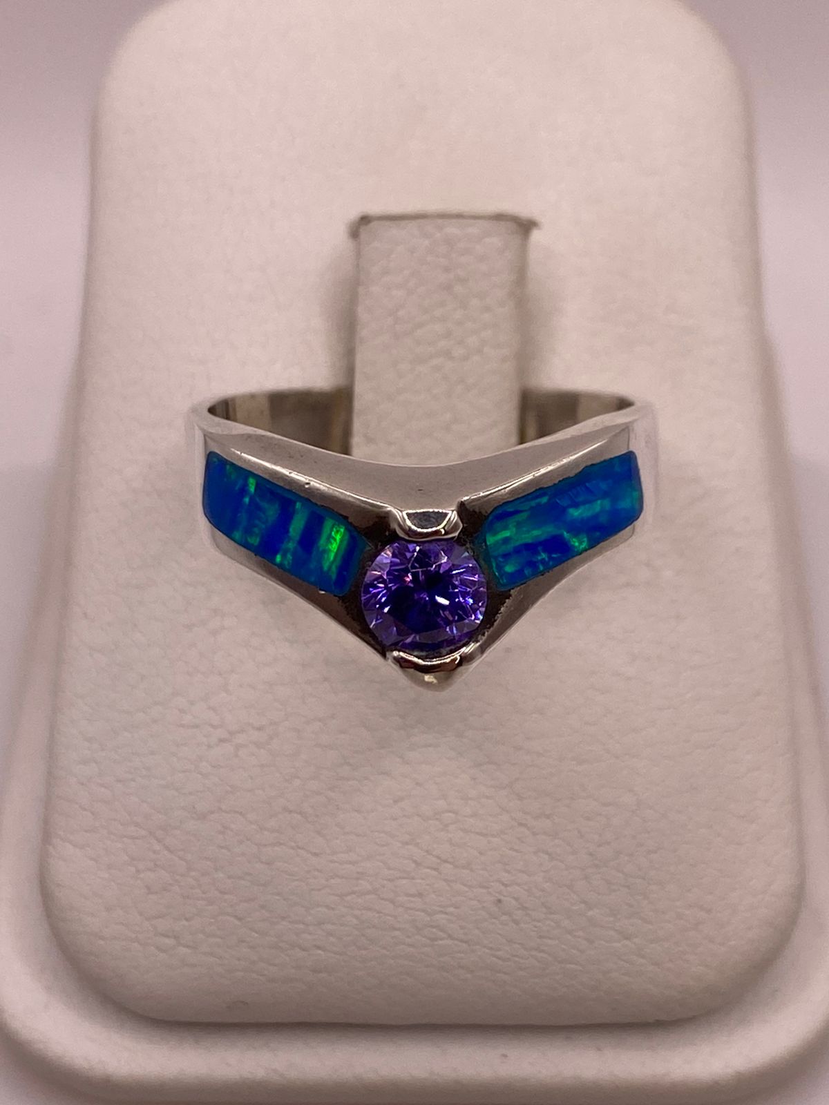 ANILLO DE PLATA LEY 9250 CON ÓPALO DE FUEGO Y ZIRCONIA MORADA