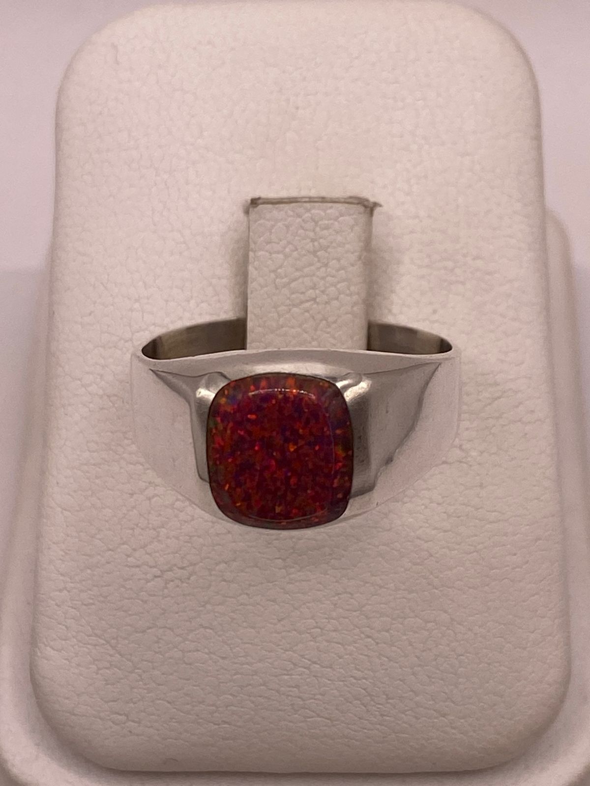 Anillo de Plata Ley 950 con Ópalo Rojo Iridiscente