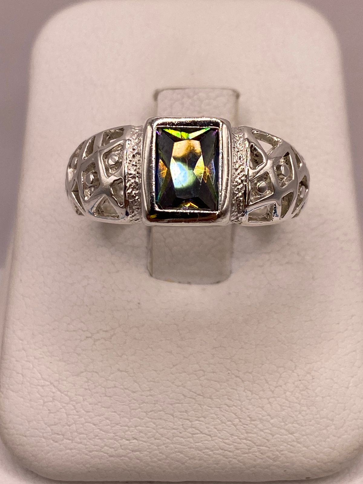 Anillo de Plata con Zirconia Diseño Elegante Plata Ley 950