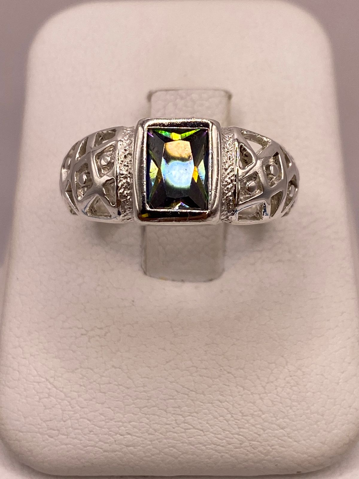Anillo de Plata con Zirconia Diseño Elegante Plata Ley 950