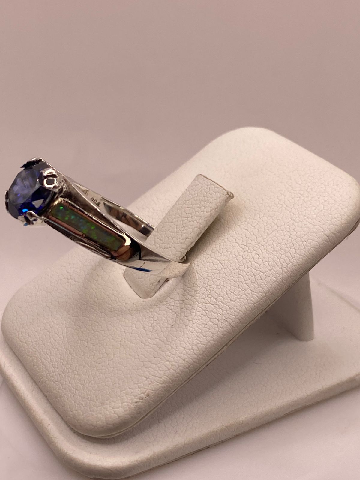 💙 Anillo de Plata .950 con Zirconia Azul y Ópalo de Fuego Diseño Solitario