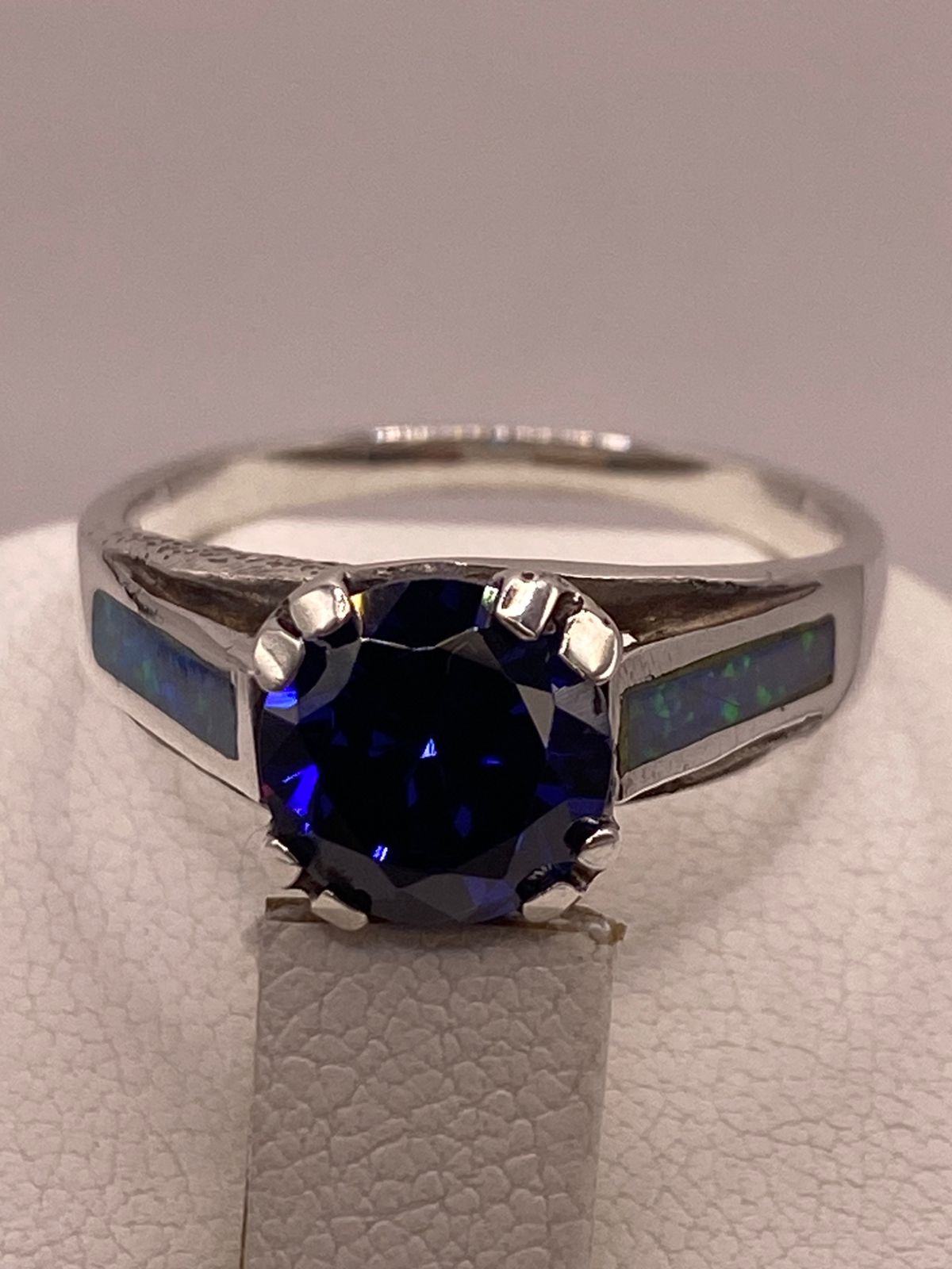💙 Anillo de Plata .950 con Zirconia Azul y Ópalo de Fuego Diseño Solitario