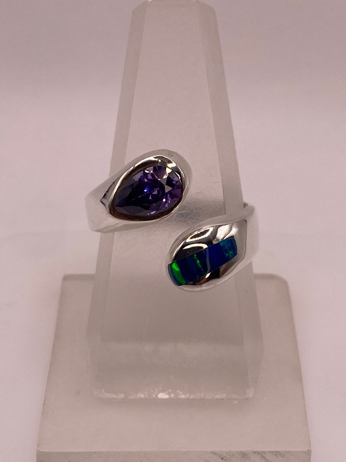 💜 ANILLO DE PLATA .950 CON ZIRCONIA MORADA Y ÓPALO DE FUEGO DISEÑO ABIERTO MODERNO