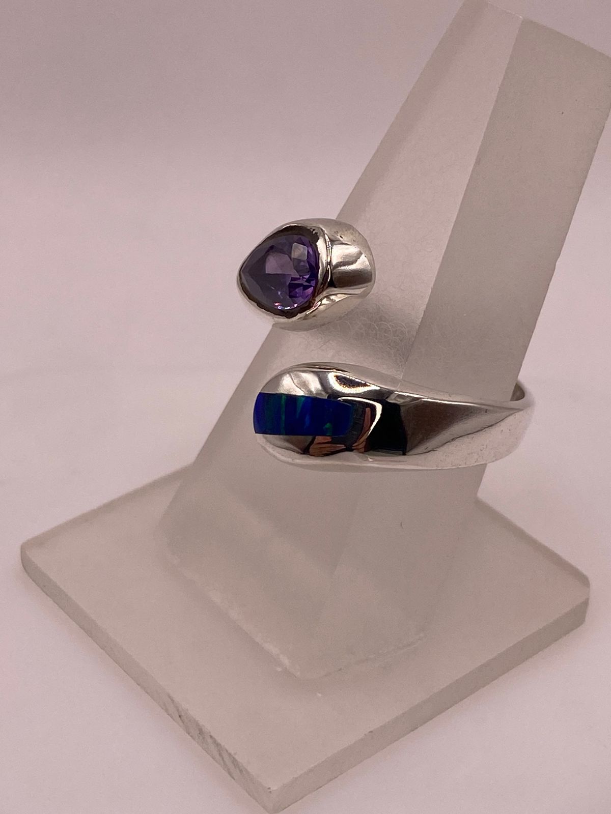 💜 ANILLO DE PLATA .950 CON ZIRCONIA MORADA Y ÓPALO DE FUEGO DISEÑO ABIERTO MODERNO