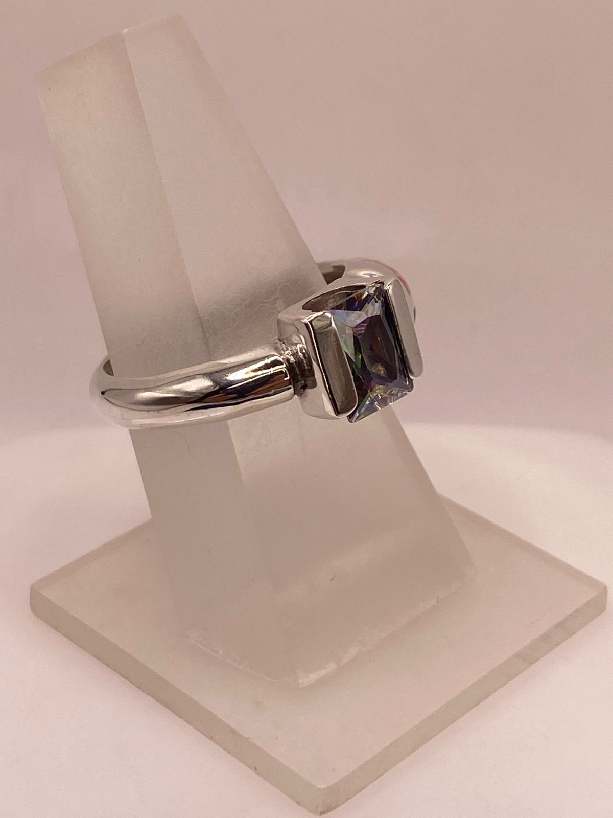 💗 Anillo de Plata .950 con Zirconia Multicolor y Ópalo de Fuego Rosa Diseño Abierto Moderno