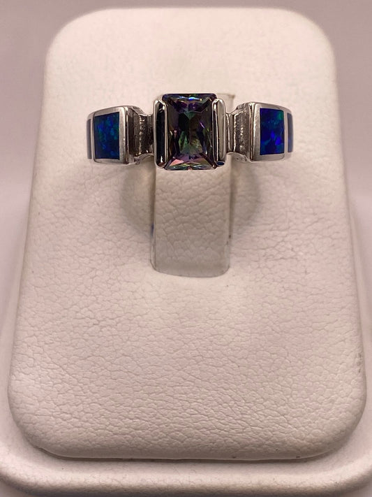 Anillo de Plata .950 con Zirconia y Ópalo de Fuego Diseño Geométrico Elegante, vista frontal