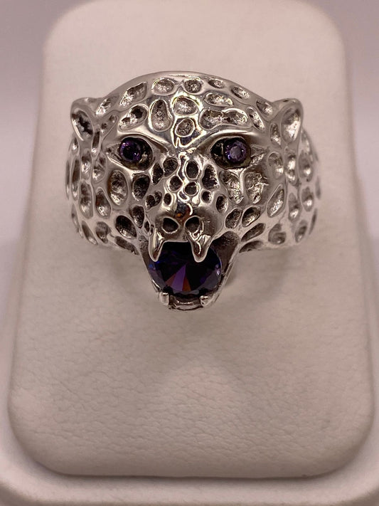 Anillo de Plata 925 Jaguar con Zirconias Moradas, vista frontal
