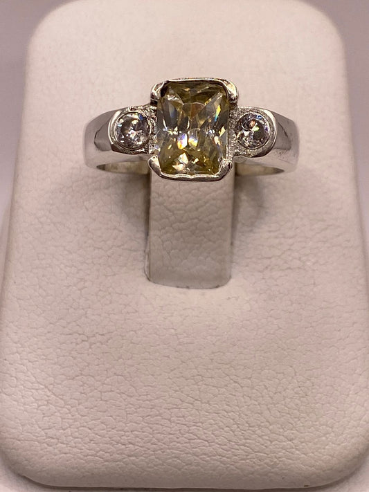 ANILLO DE PLATA 925 CON ZIRCONIA AMARILLA