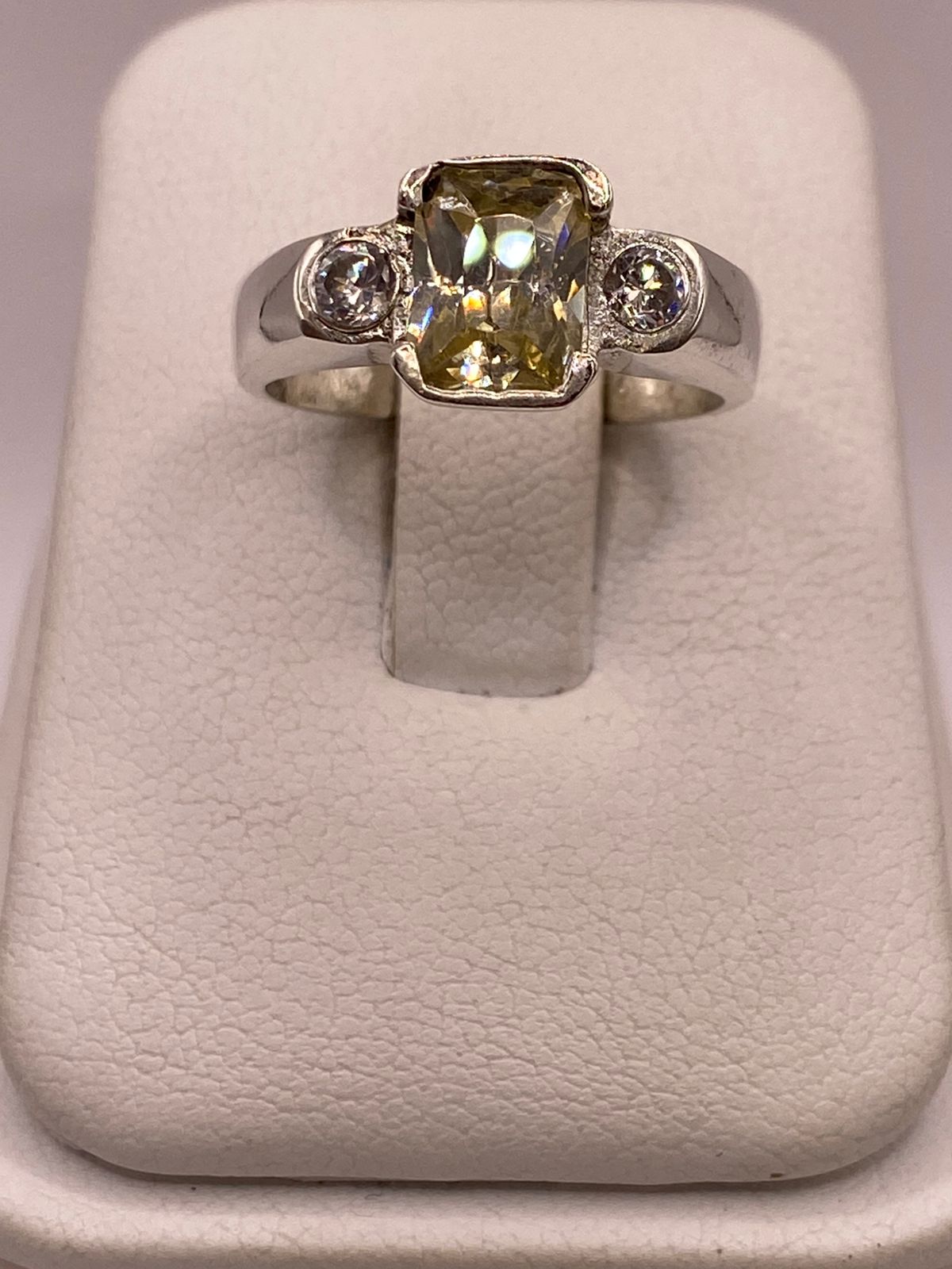 ANILLO DE PLATA 925 CON ZIRCONIA AMARILLA