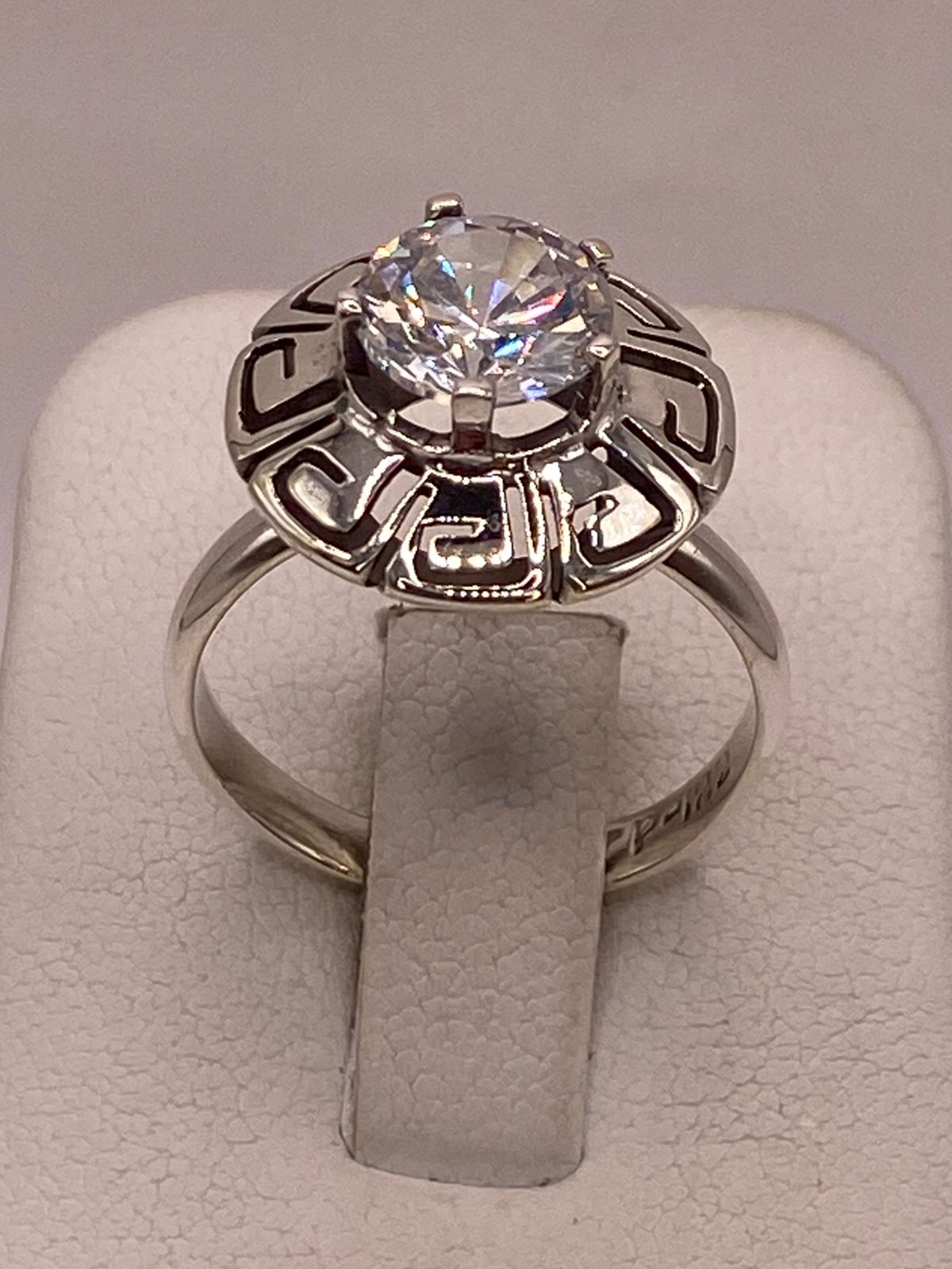 ANILLO DE PLATA 925 CON ZIRCONIA BLANCA FACETADA DISEÑO CIRCULAR TIPO GRECA