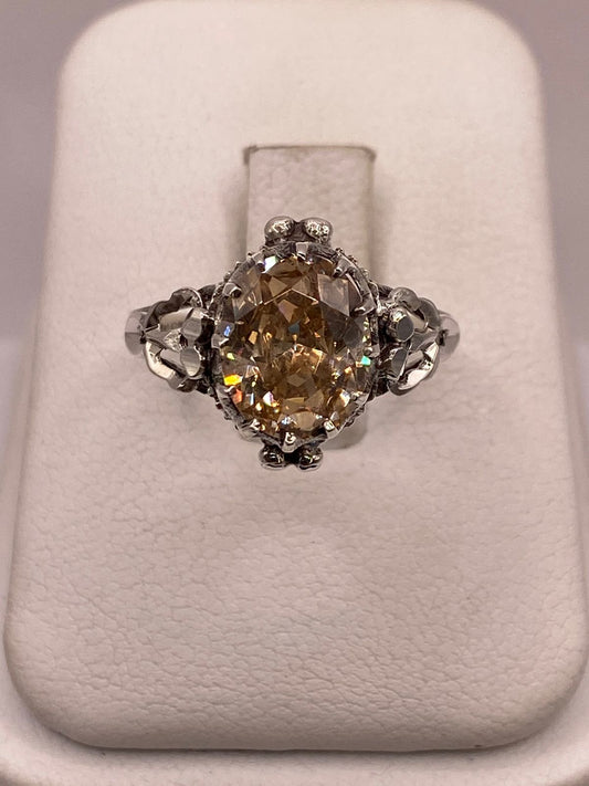 Anillo de Plata 925 con Zirconia Color Champagne Facetada, Diseño Corona Vintage, vista frontal