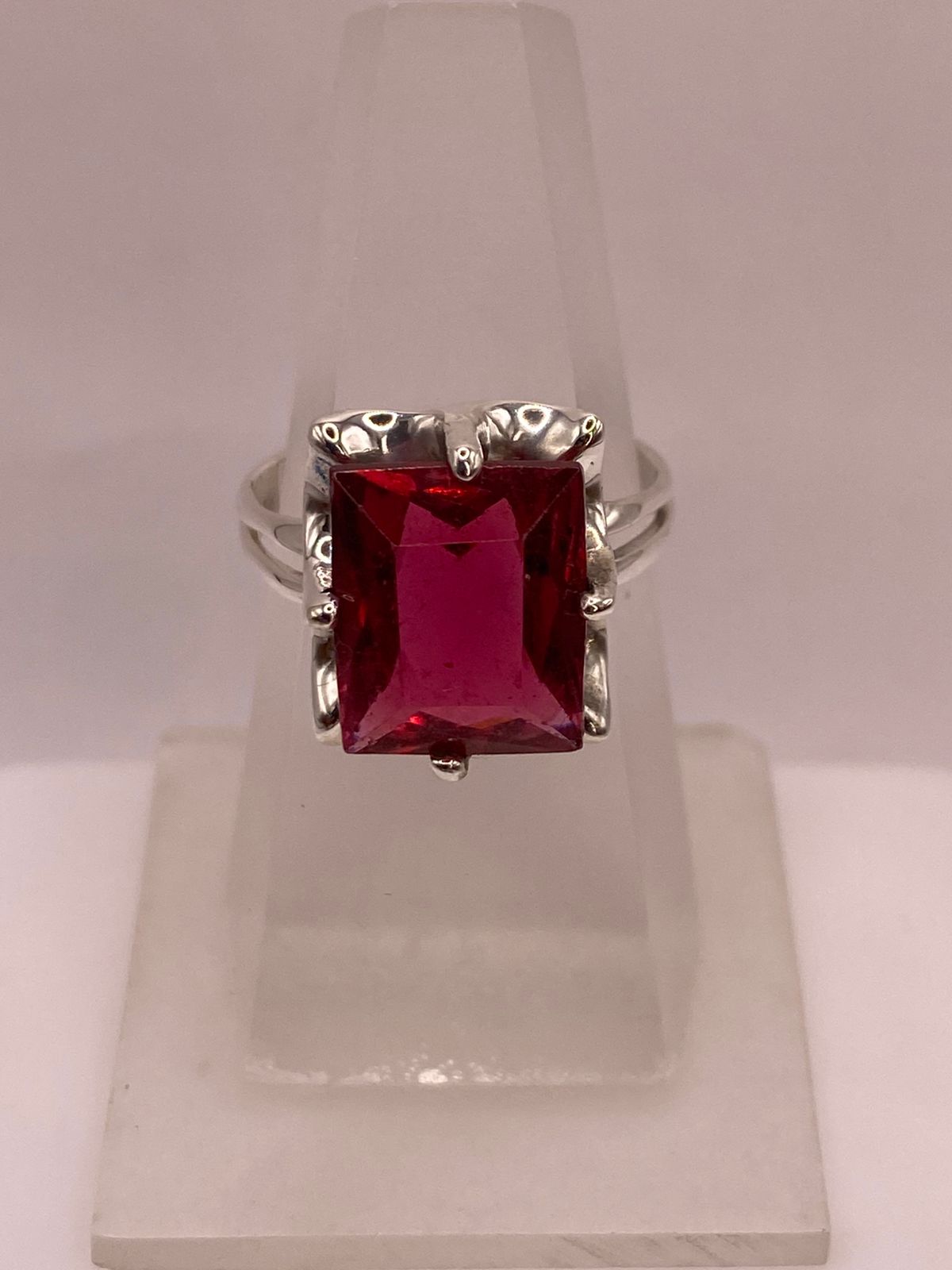 Anillo de Plata 925 con Zirconia Color Fucsia