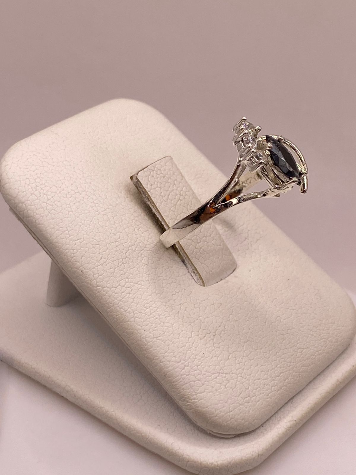 Anillo de Plata 925 con Zirconia Negra Corte Marquesa