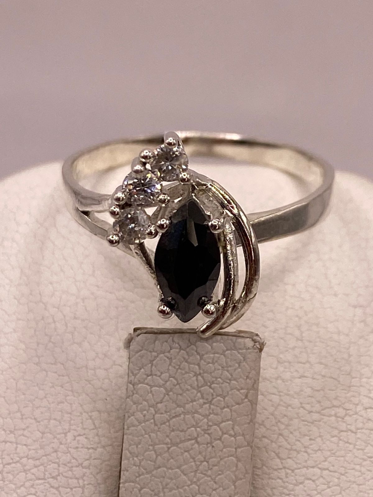 Anillo de Plata 925 con Zirconia Negra Corte Marquesa