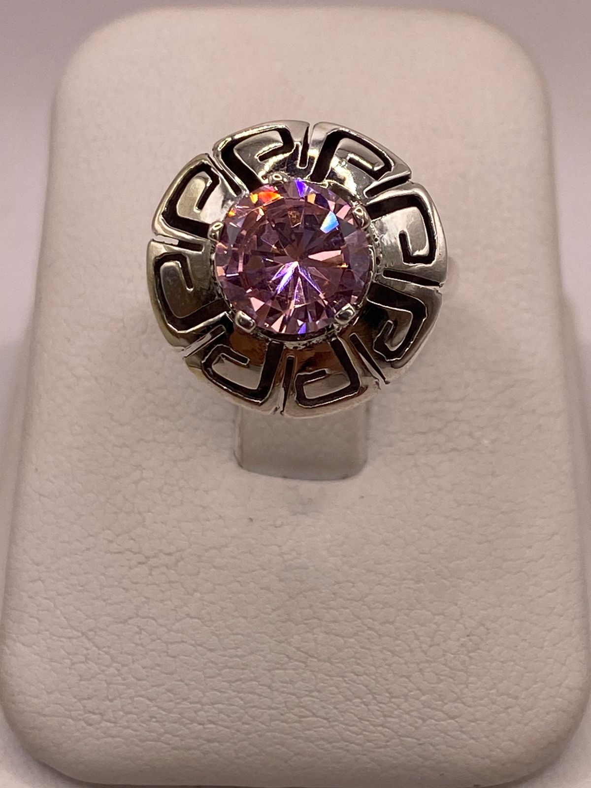 ANILLO DE PLATA 925 CON ZIRCONIA ROSA FACETADA DISEÑO CIRCULAR TIPO GRECA