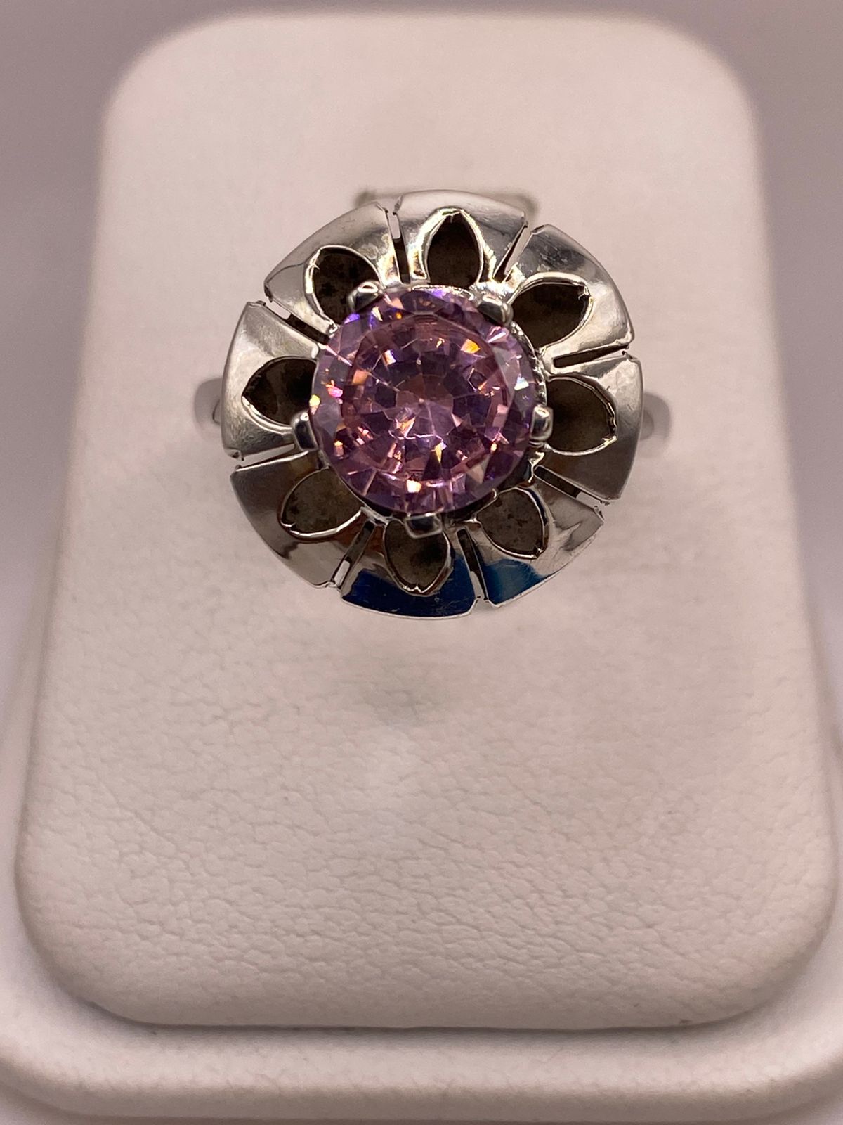 Anillo de Plata 925 con Zirconia Rosa Facetada, Diseño Floral Hecho