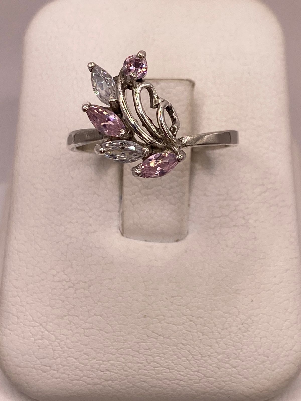 ANILLO DE PLATA 925 CON ZIRCONIAS ROSAS Y BLANCAS, DISEÑO FLORAL ABSTRACTO