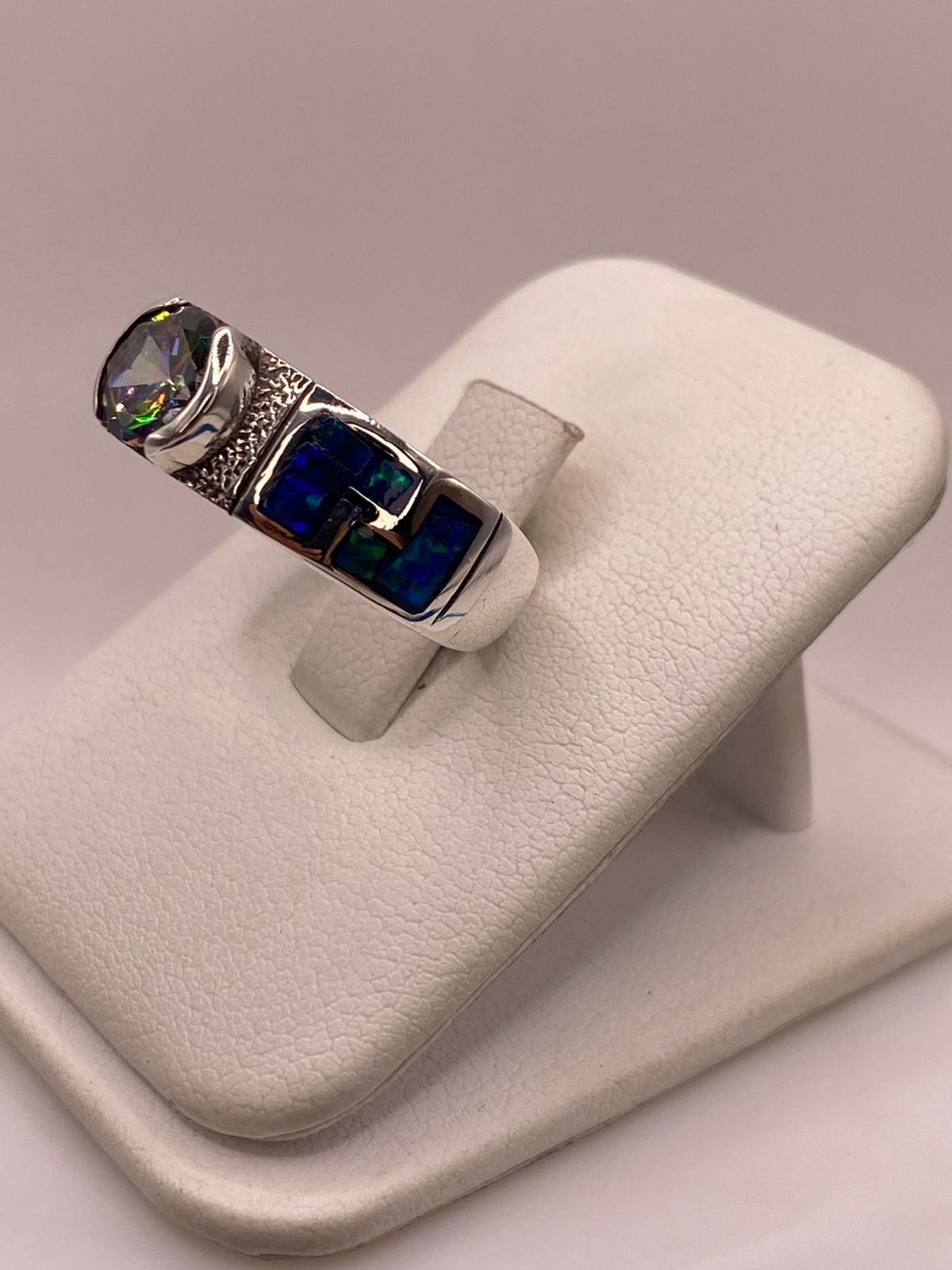 Anillo de Plata .950 con Ópalo de Fuego y Zirconia Multicolor Diseño Greca