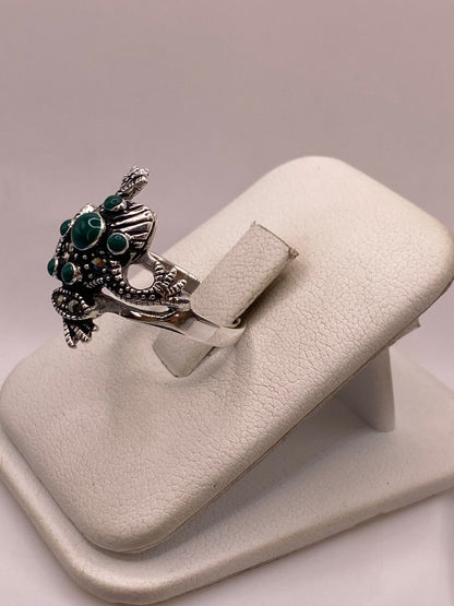 Anillo Sapo Vintage con Marquesitas y Piedras Verdes en Plata Ley 925, vista lateral