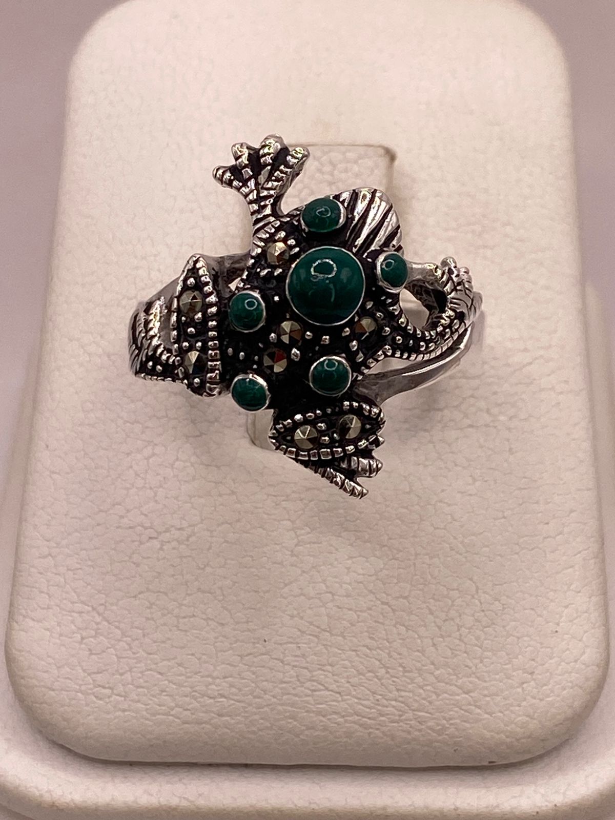 Anillo Sapo Vintage con Marquesitas y Piedras Verdes en Plata Ley 925