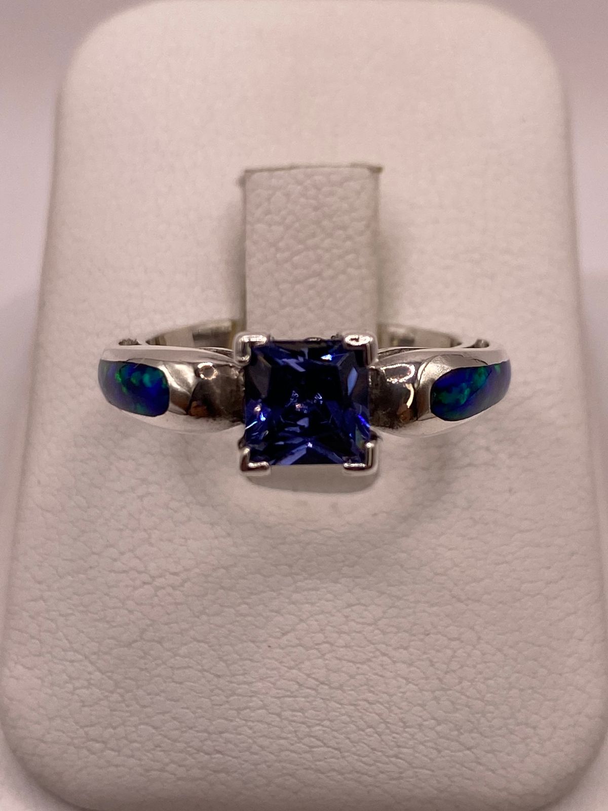Anillo Soliratio de Plata Ley 950 con Ópalo de Fuego y Zirconia