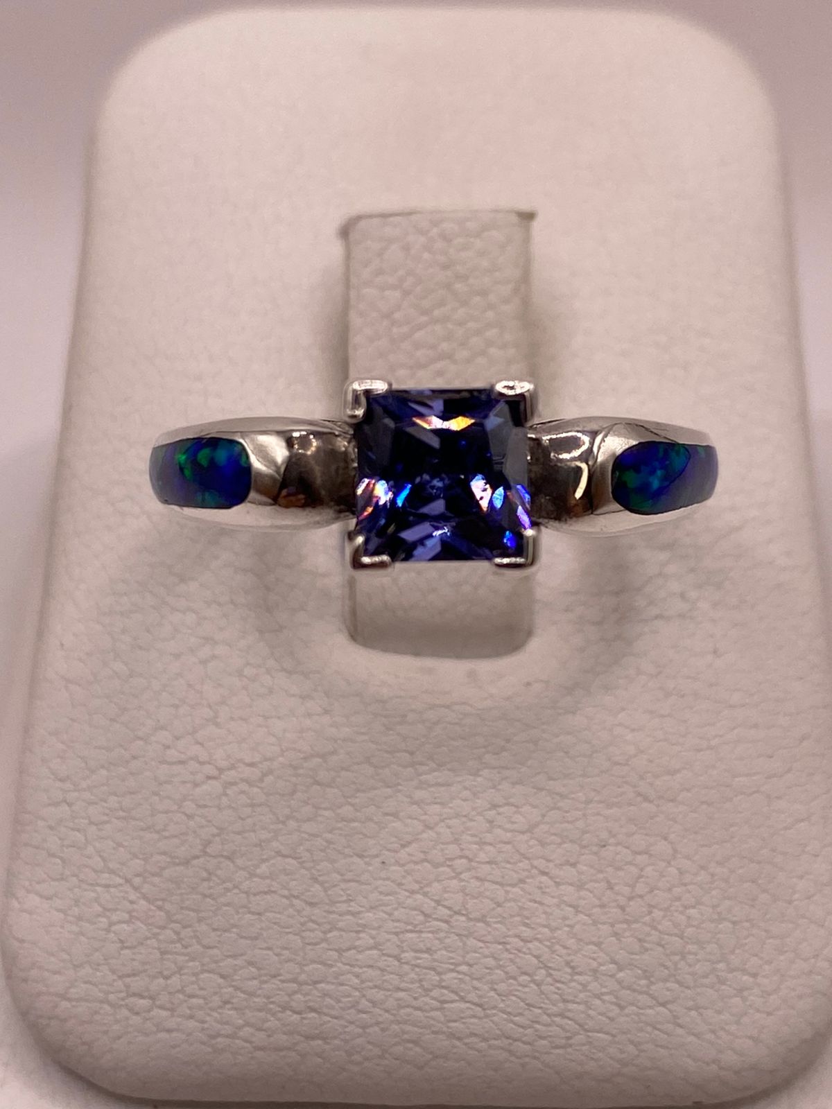 Anillo Soliratio de Plata Ley 950 con Ópalo de Fuego y Zirconia