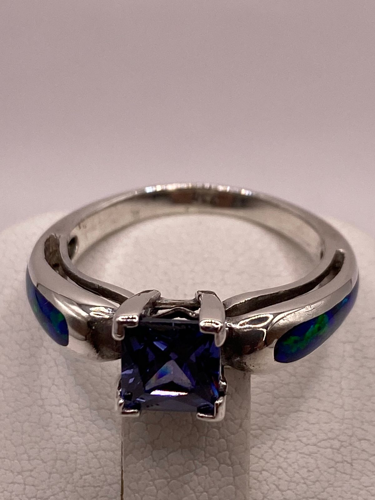 Anillo Soliratio de Plata Ley 950 con Ópalo de Fuego y Zirconia