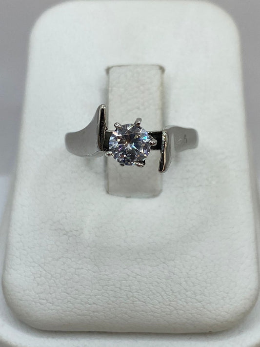 ANILLO SOLITARIO DE PLATA LEY 925 CON ZIRCONIA TRANSPARENTE