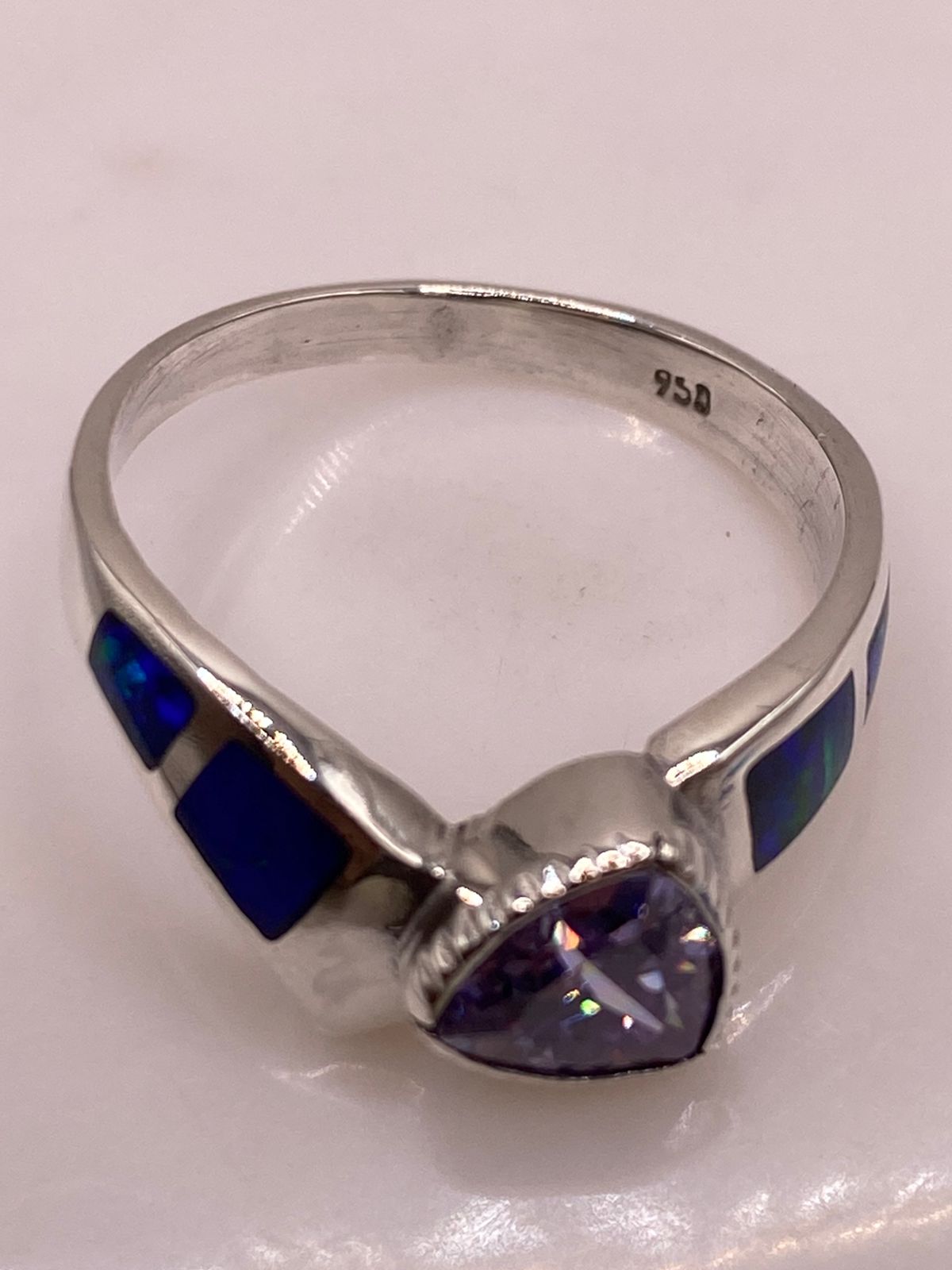 Anillo Solitario de Plata Ley 950 con Ópalo de Fuego y Zirconia
