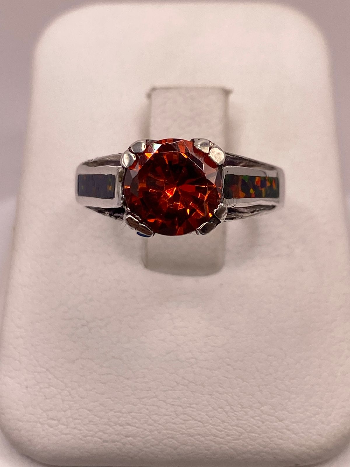 Anillo Solitario de Plata Ley 950 con Ópalo de Fuego y Zirconia